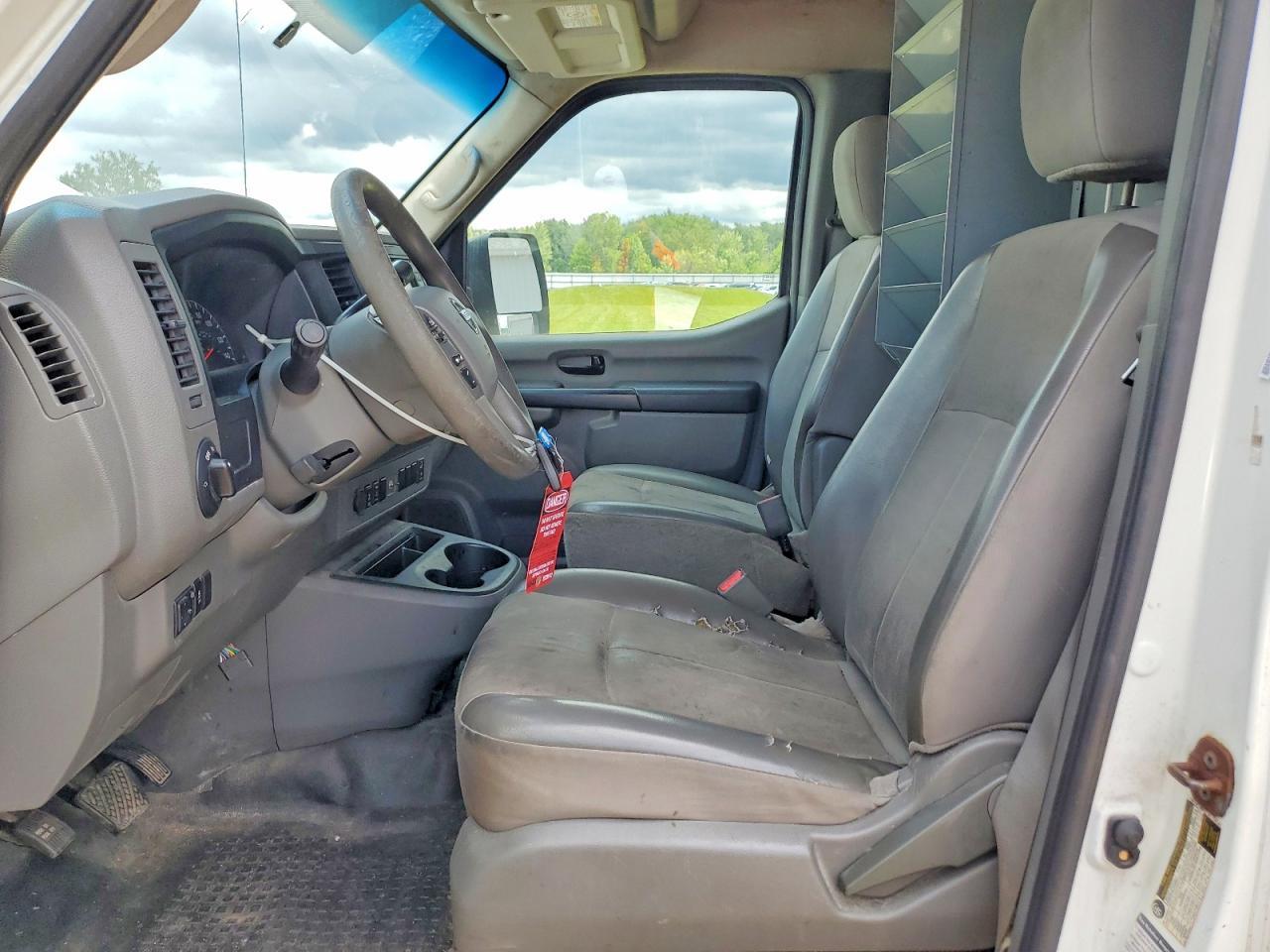 2016 NISSAN NV 2500