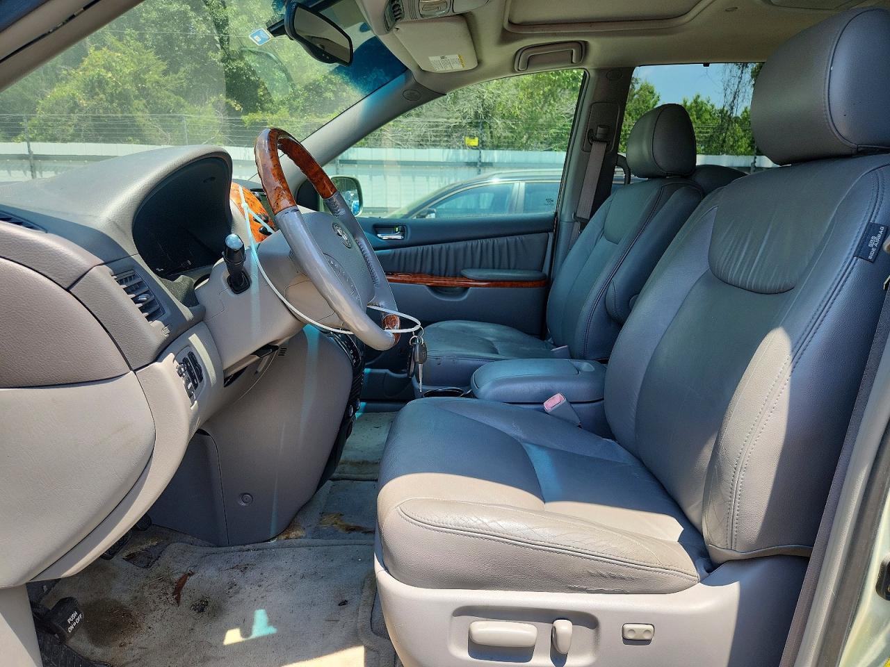 2006 TOYOTA SIENNA