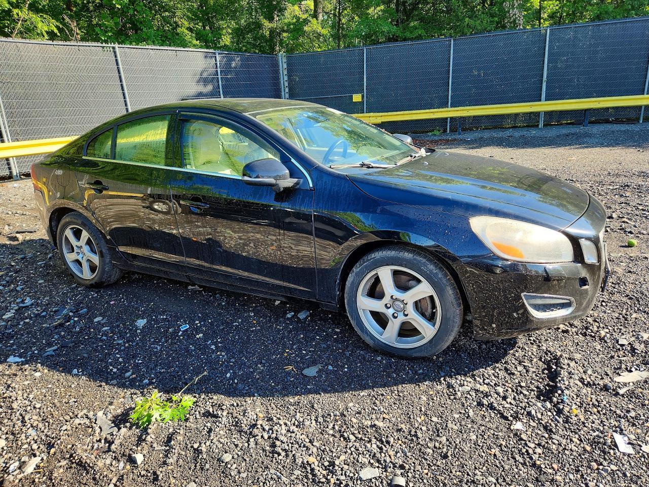 2013 VOLVO S60