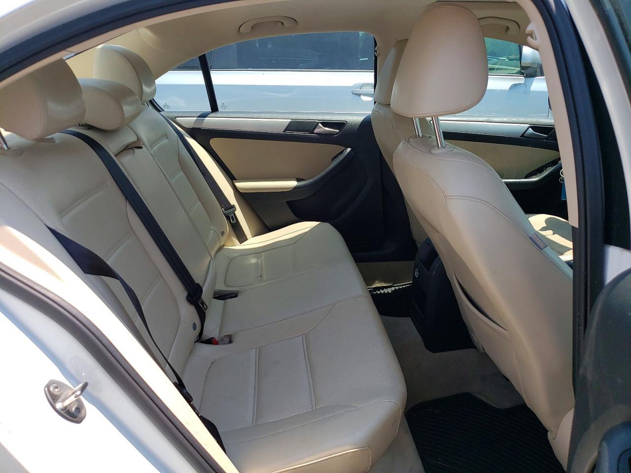 2016 VOLKSWAGEN JETTA