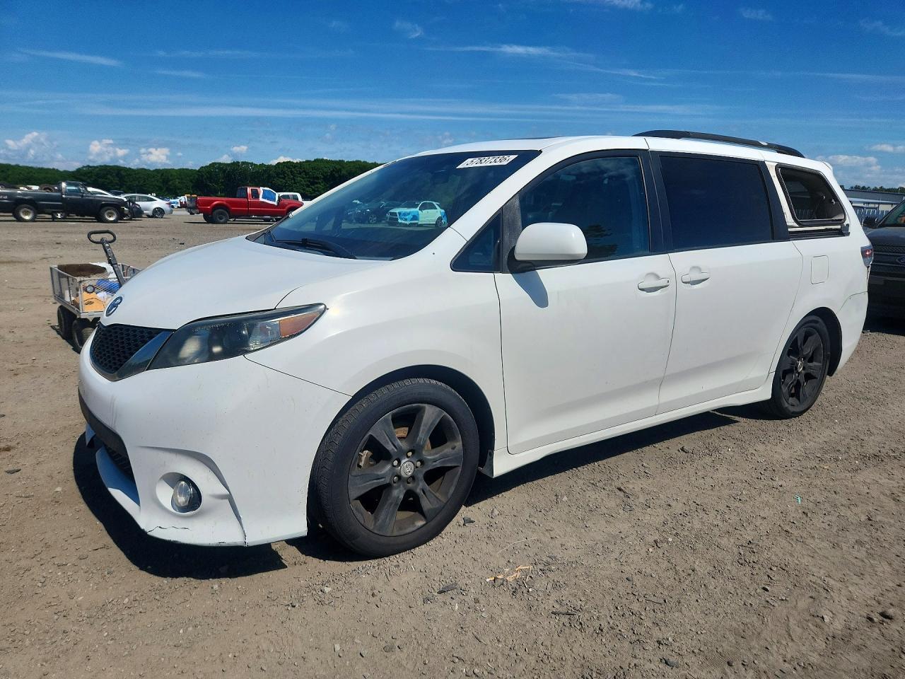 2011 TOYOTA SIENNA
