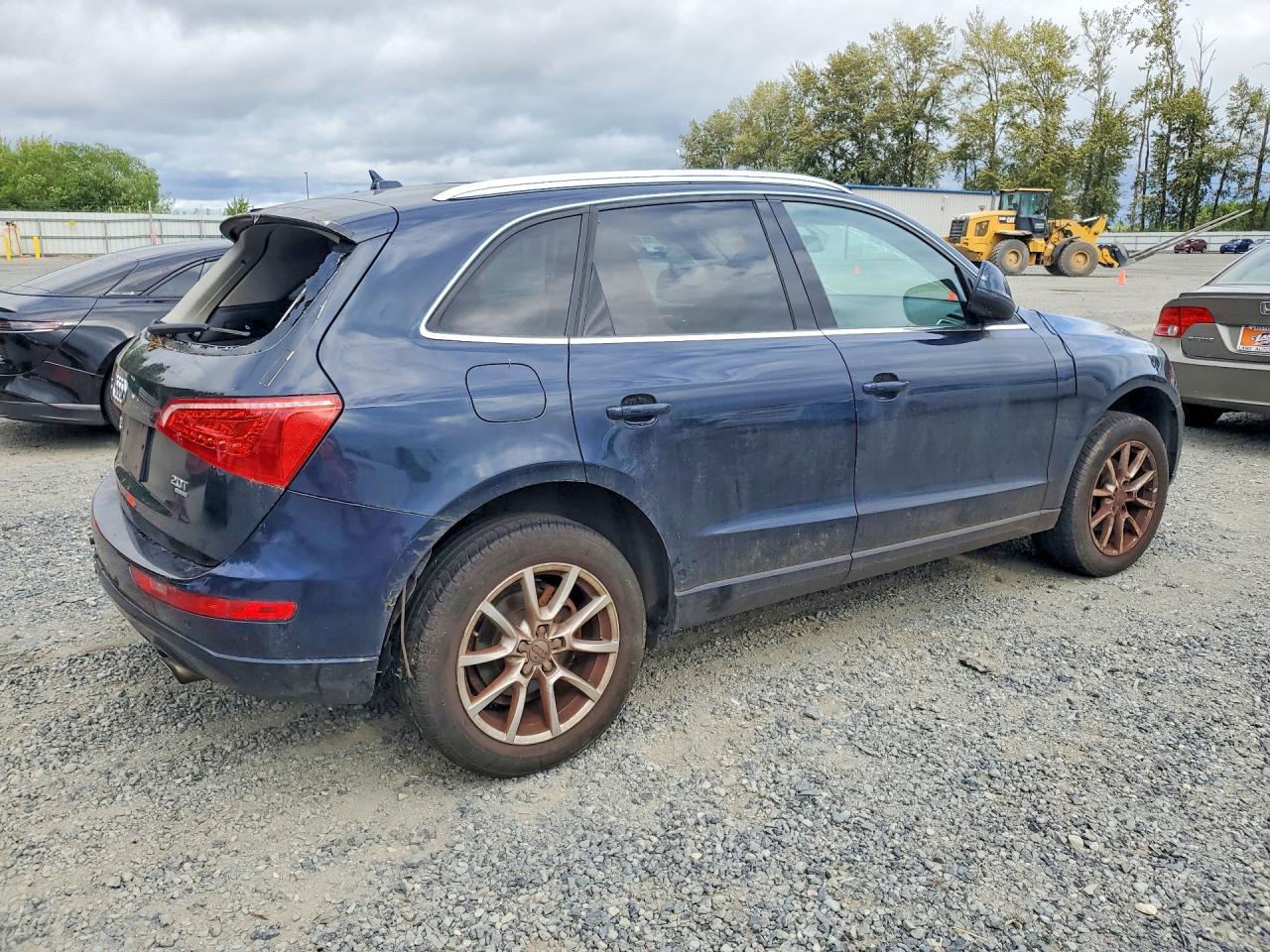2011 AUDI Q5