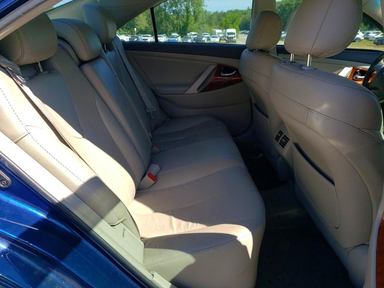 2011 TOYOTA CAMRY