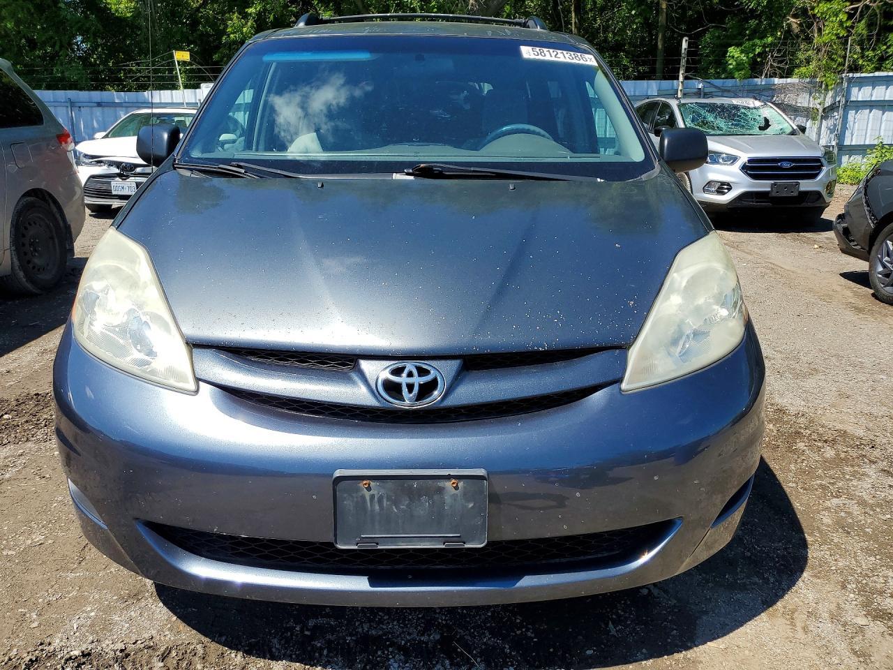 2010 TOYOTA SIENNA