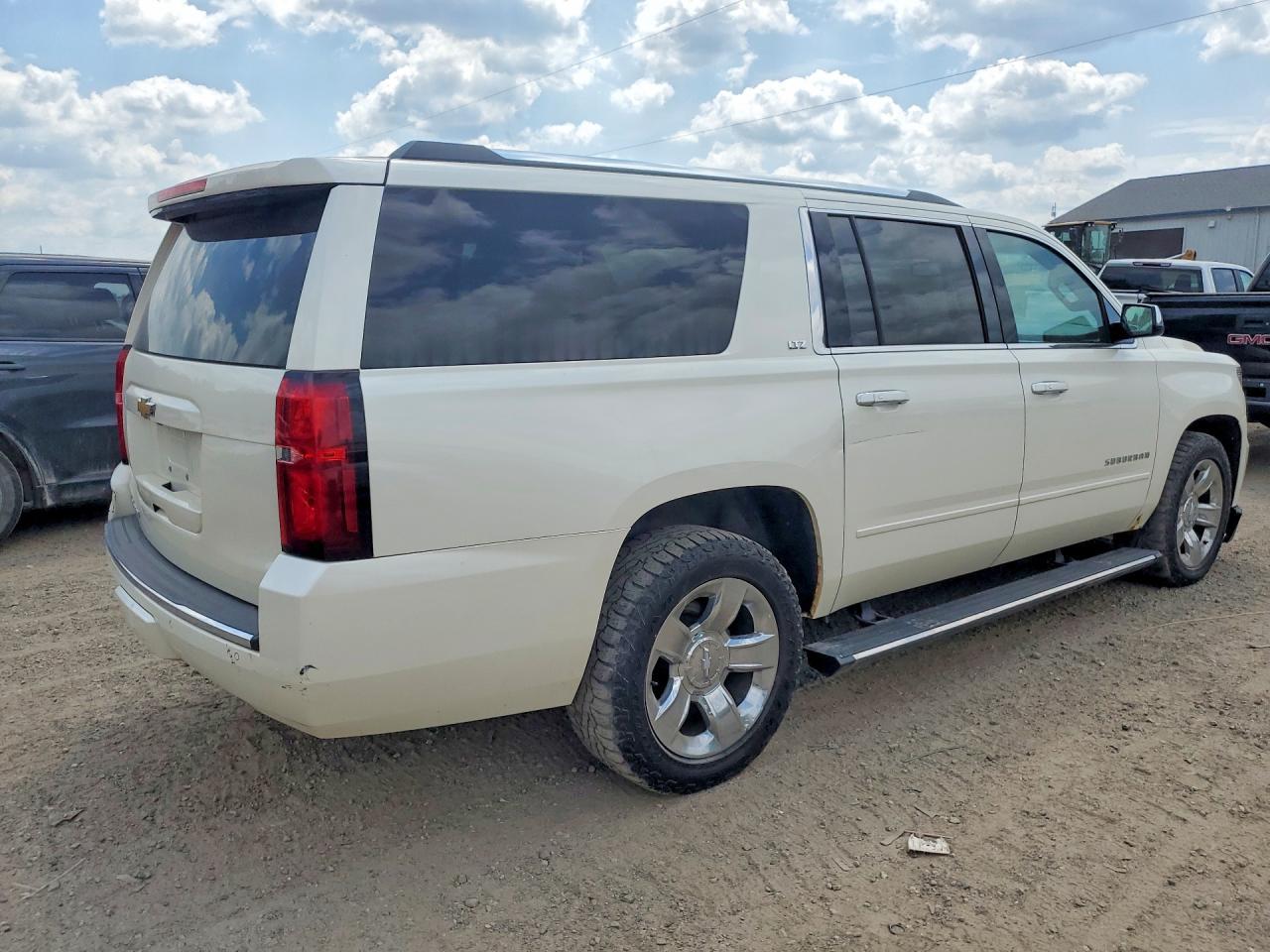 2015 CHEVROLET Suburban