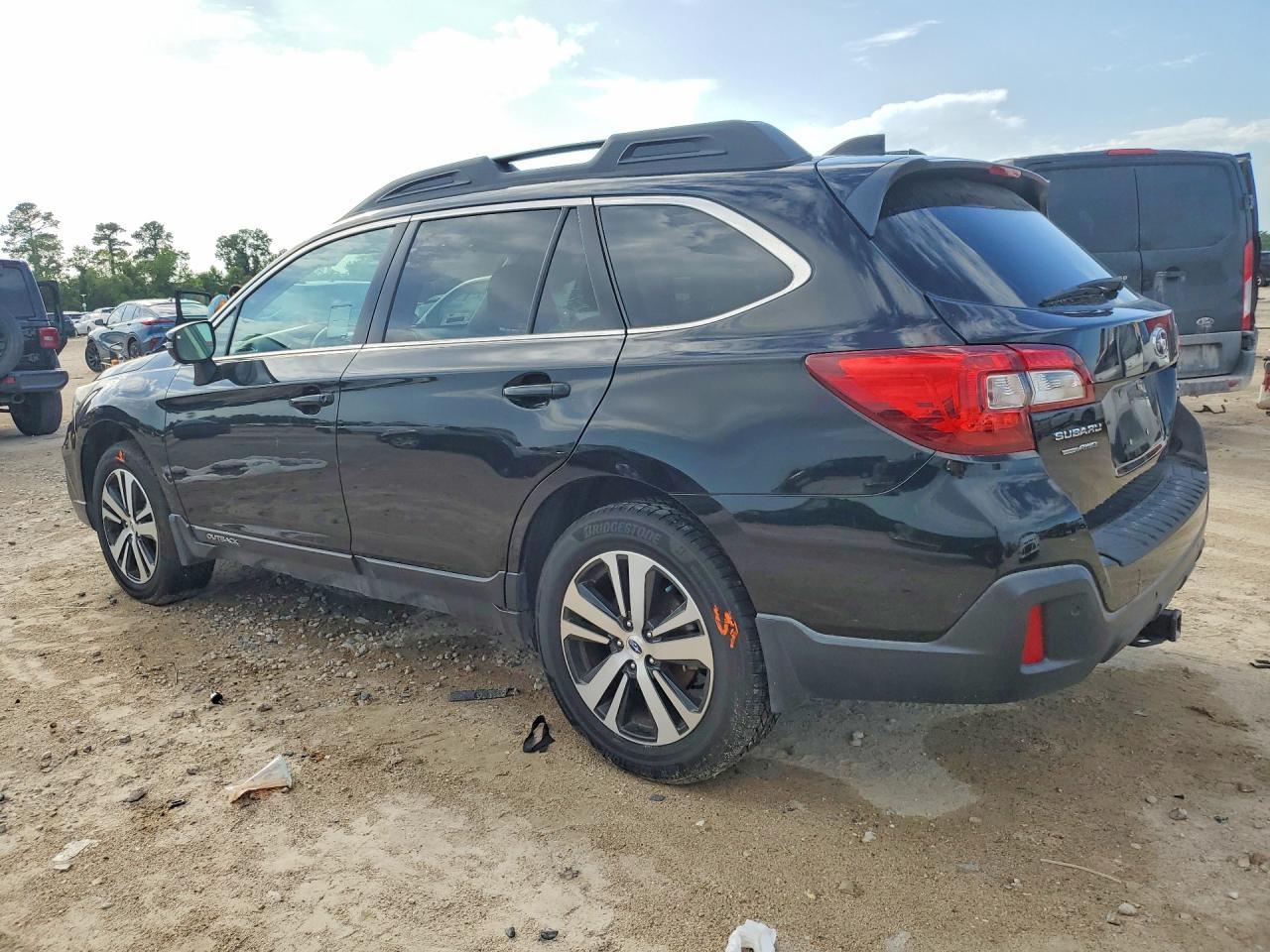 2018 SUBARU Outback