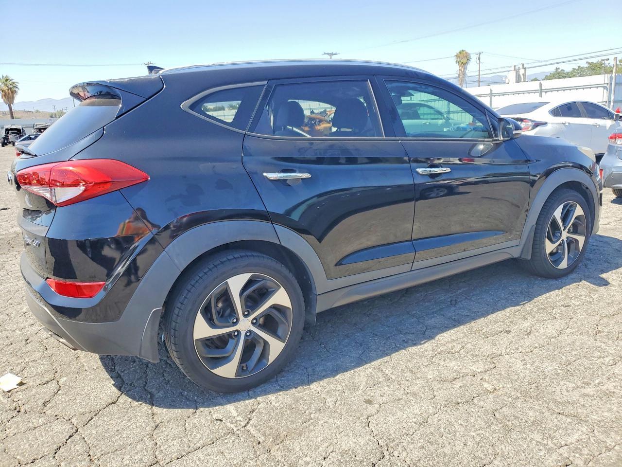 2016 HYUNDAI TUCSON