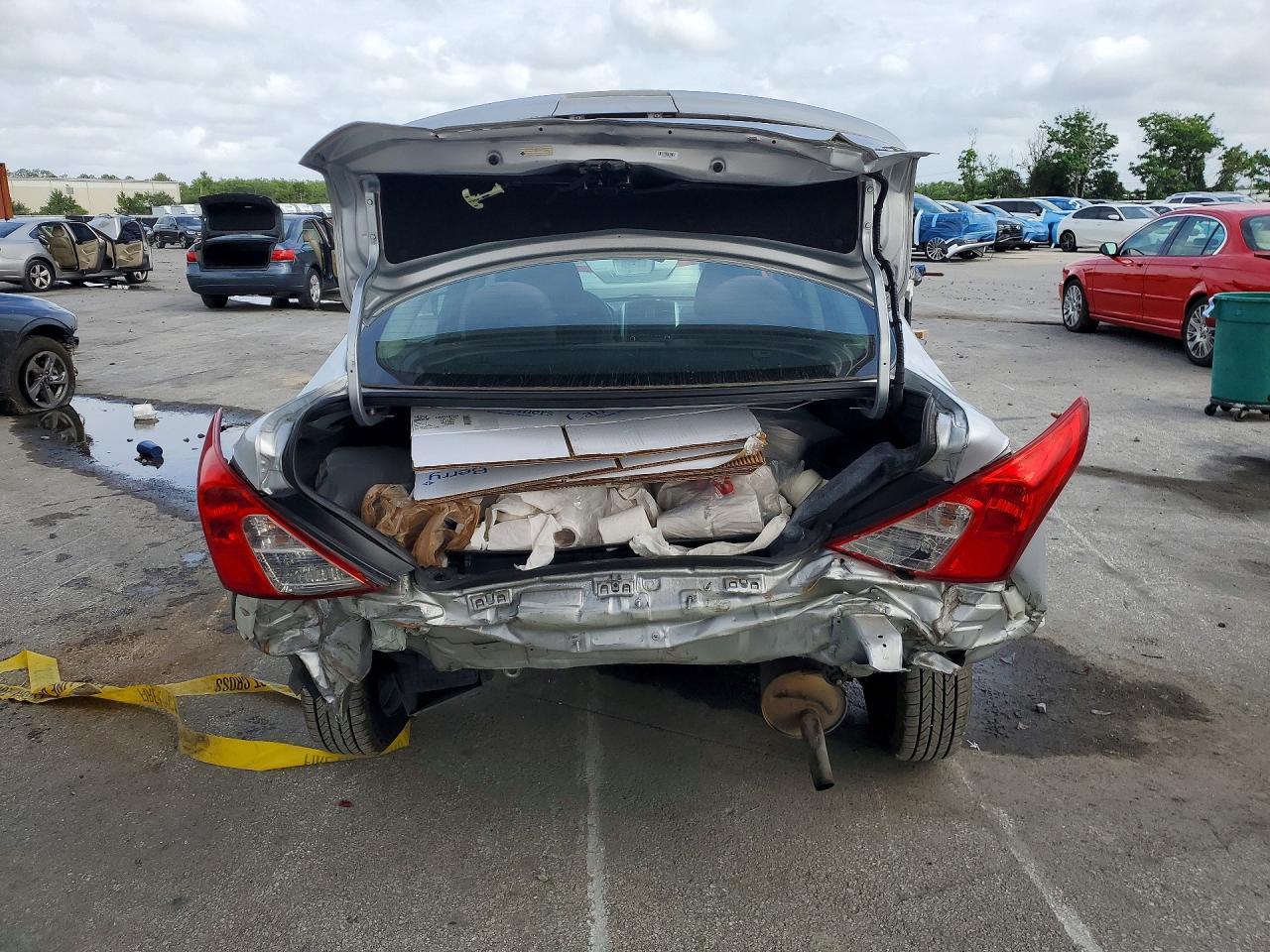 2017 NISSAN VERSA