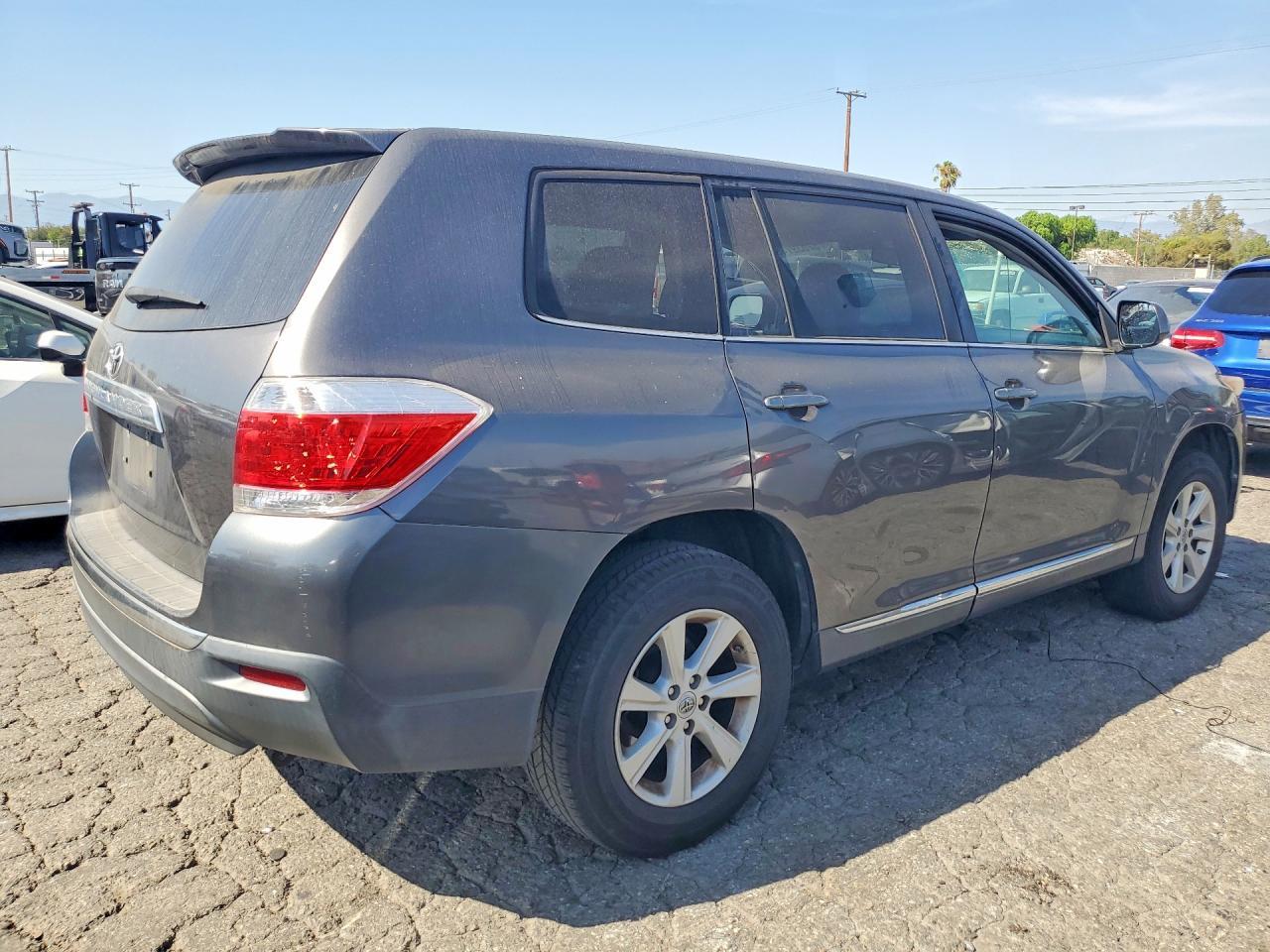 2013 TOYOTA HIGHLANDER