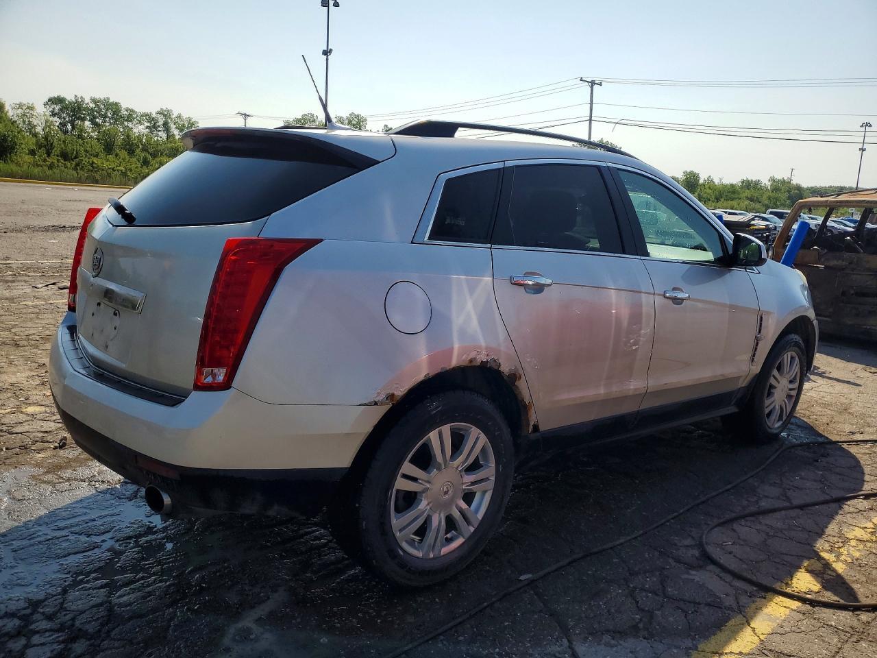 2010 CADILLAC SRX
