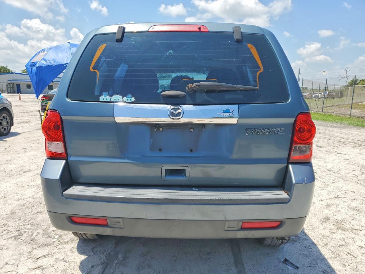 2011 MAZDA Tribute