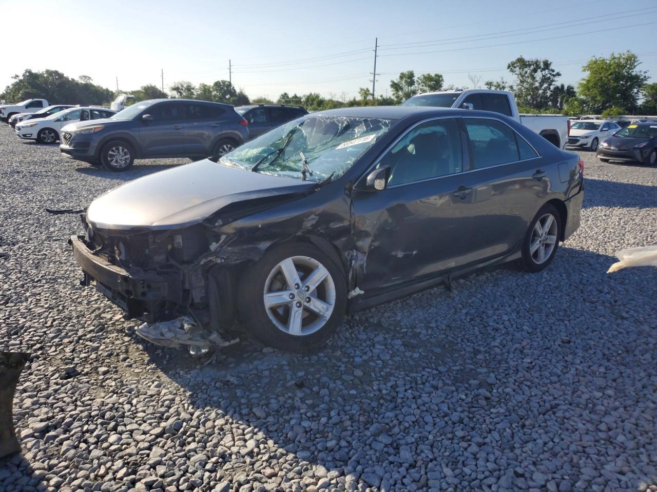 2014 TOYOTA CAMRY