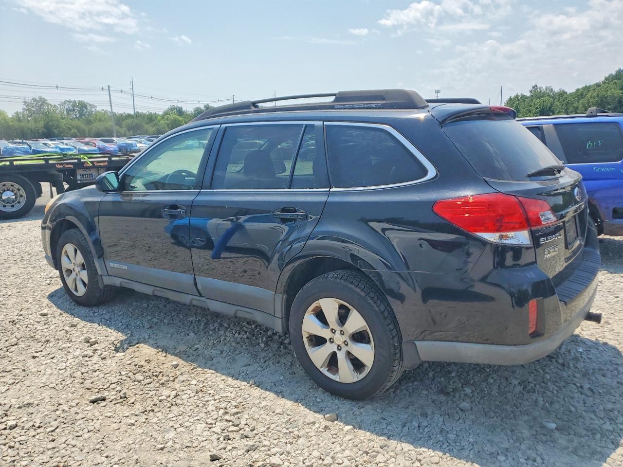 2010 SUBARU Outback