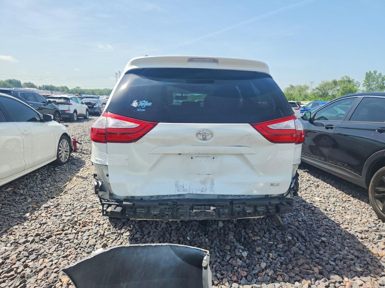 2015 TOYOTA SIENNA