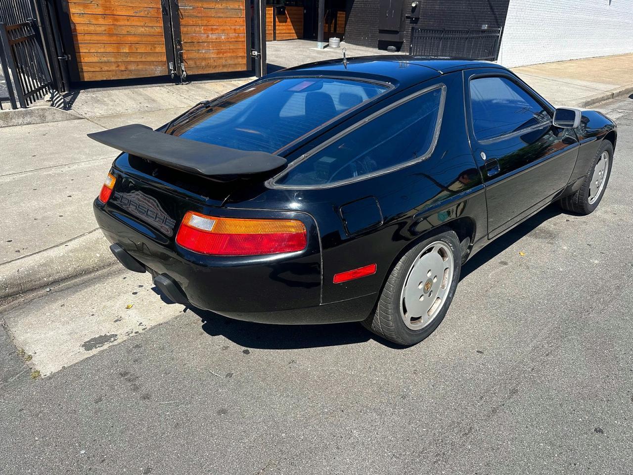 1987 PORSCHE 928