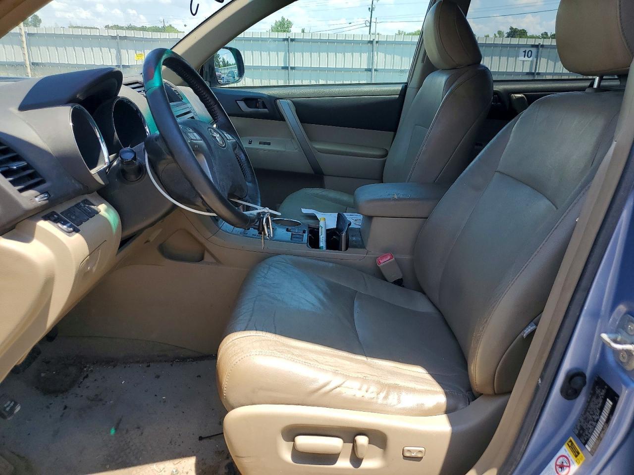 2010 TOYOTA HIGHLANDER