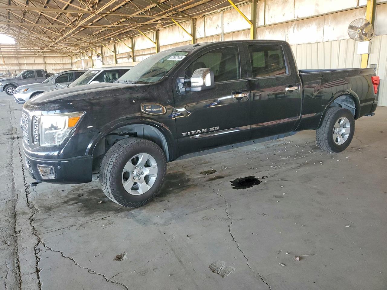 2017 NISSAN Titan