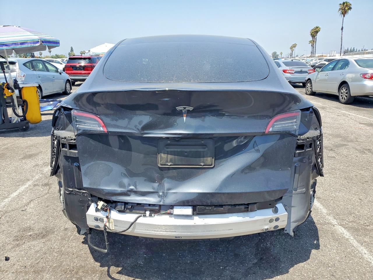 2024 TESLA MODEL Y