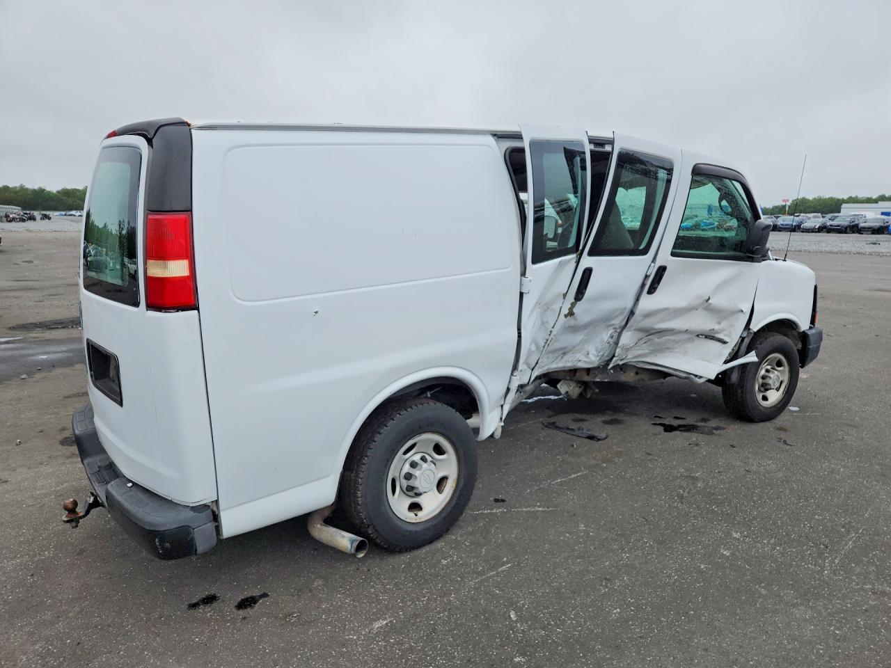 2005 CHEVROLET EXPRESS 2500
