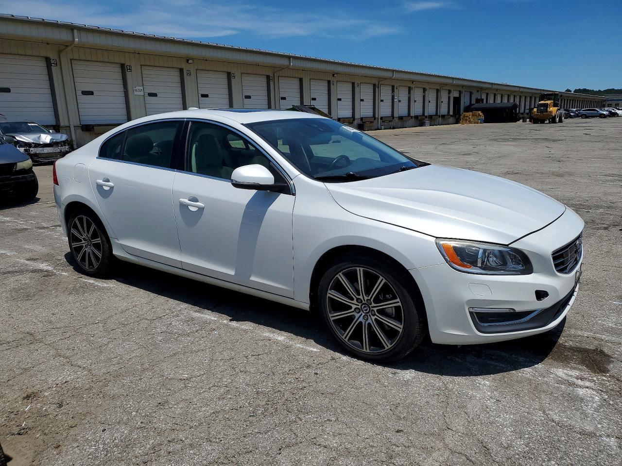 2018 VOLVO S60