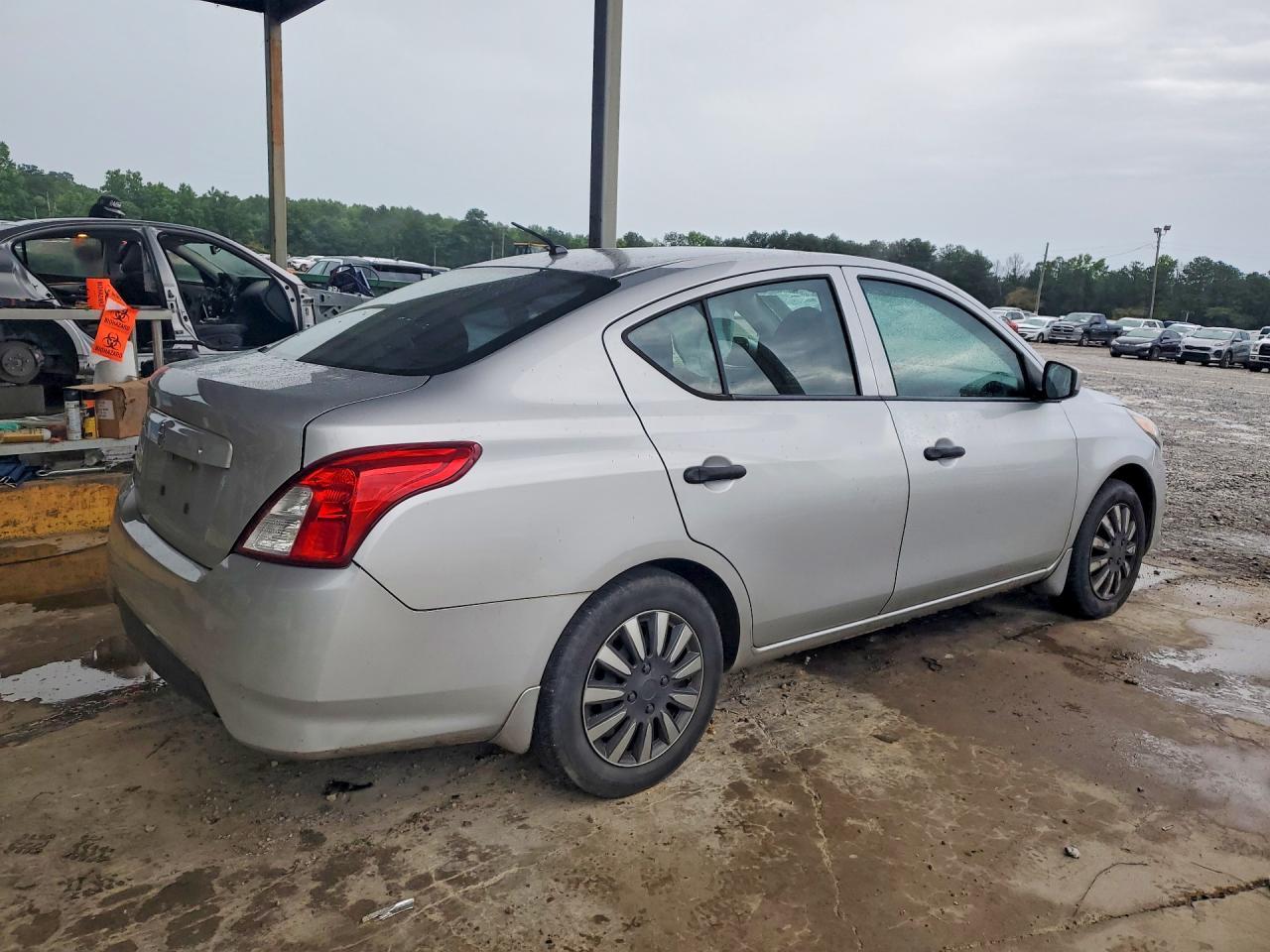 2016 NISSAN VERSA