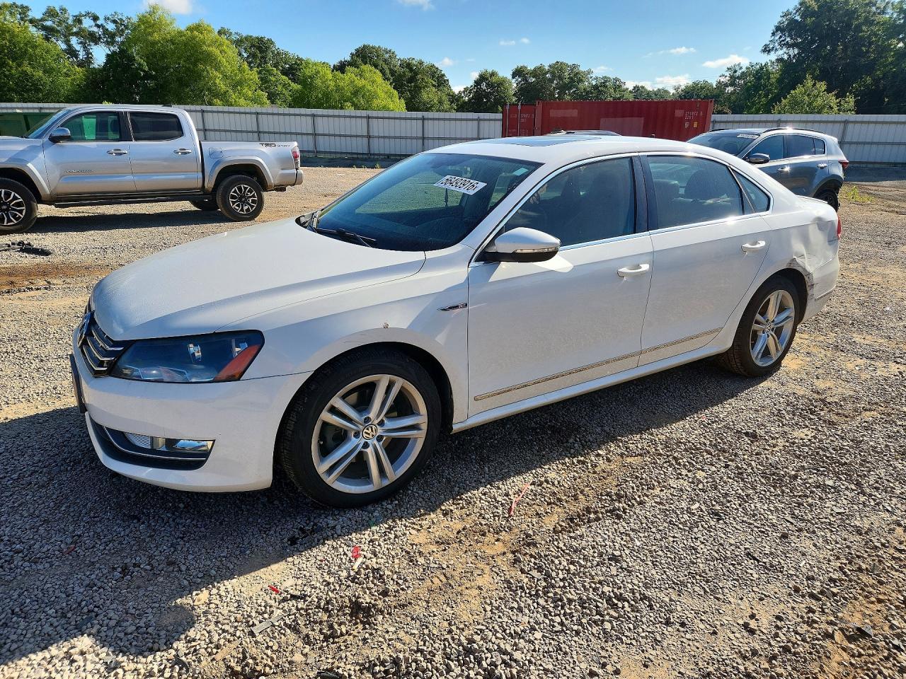 2012 VOLKSWAGEN Passat
