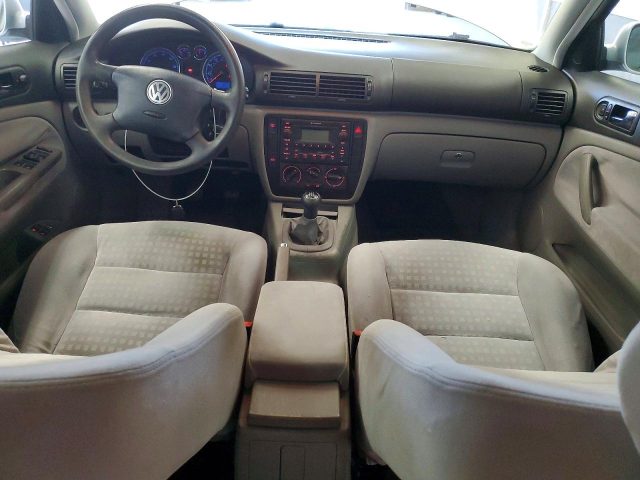 2004 VOLKSWAGEN Passat