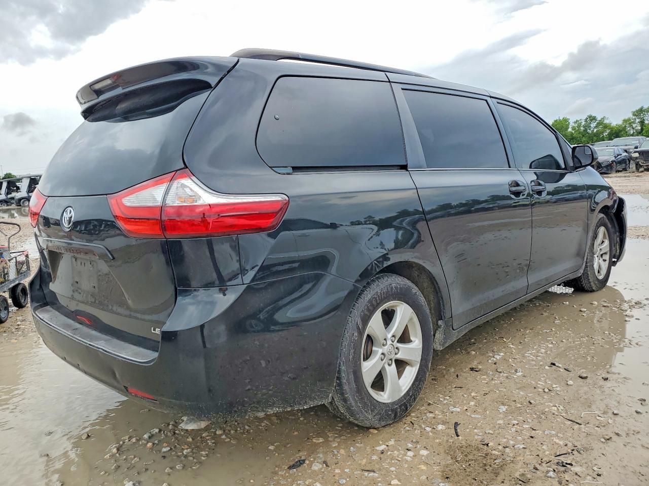 2015 TOYOTA SIENNA