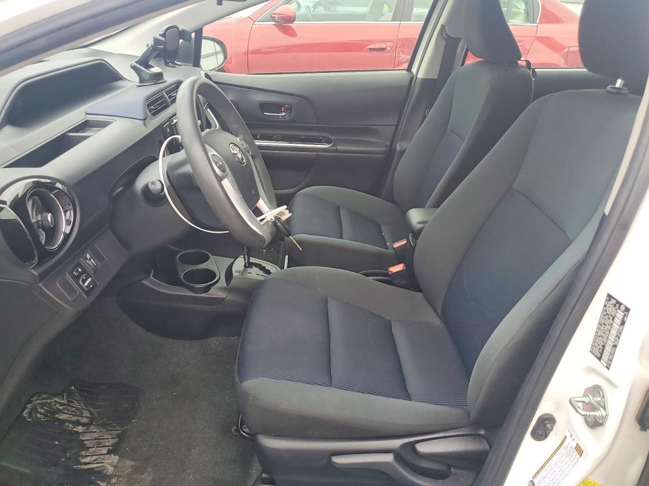 2015 TOYOTA Prius c