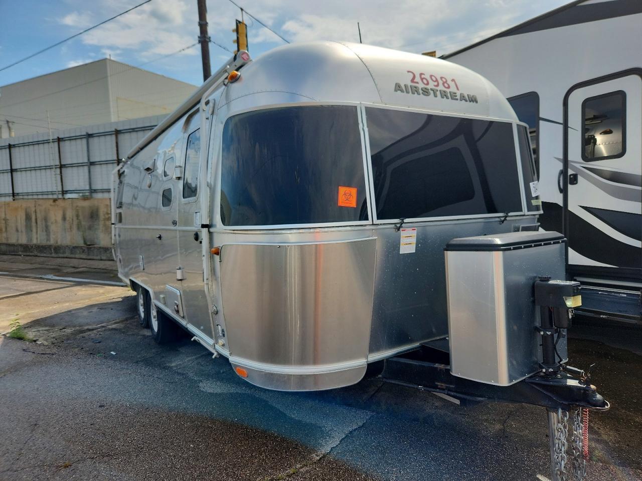 2019 AIRSTREAM Camper