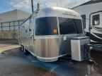 2019 AIRSTREAM Camper