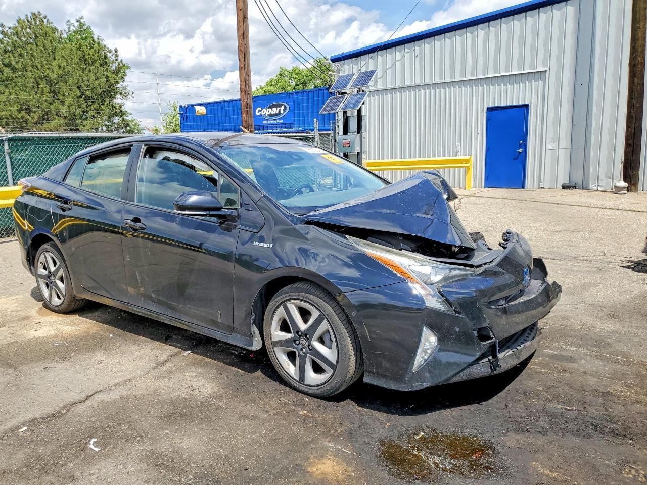 2017 TOYOTA PRIUS