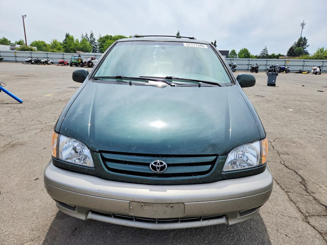 2003 TOYOTA SIENNA