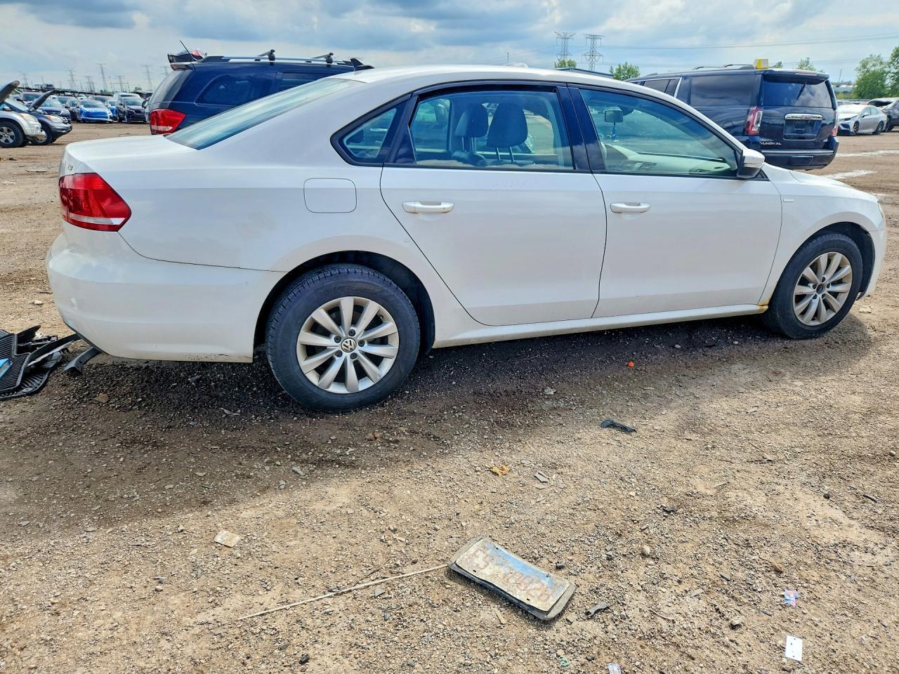 2015 VOLKSWAGEN Passat