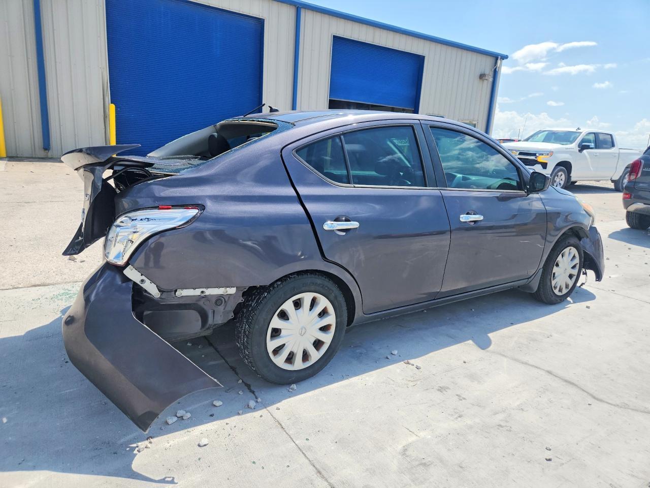 2015 NISSAN VERSA