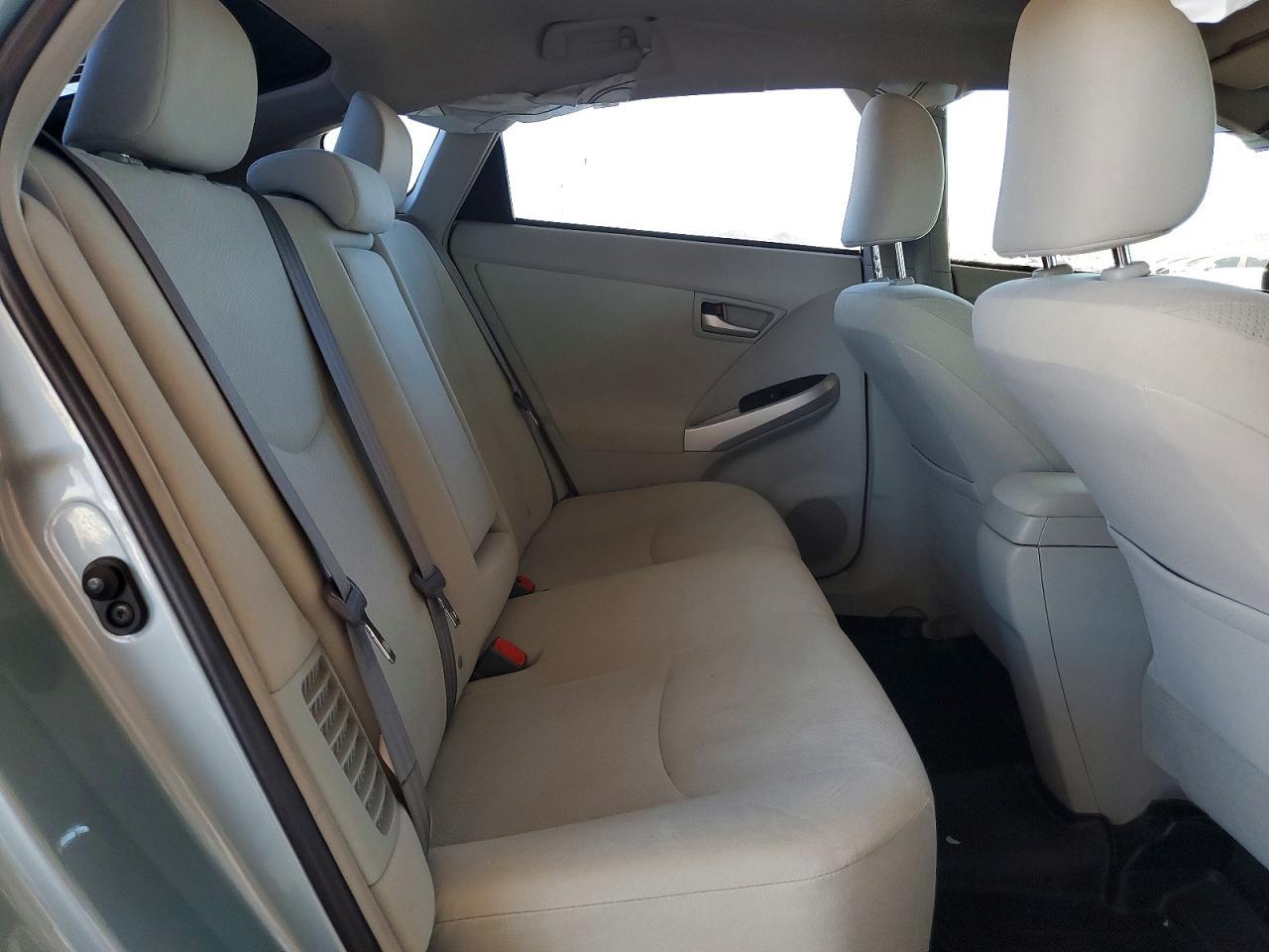 2015 TOYOTA PRIUS