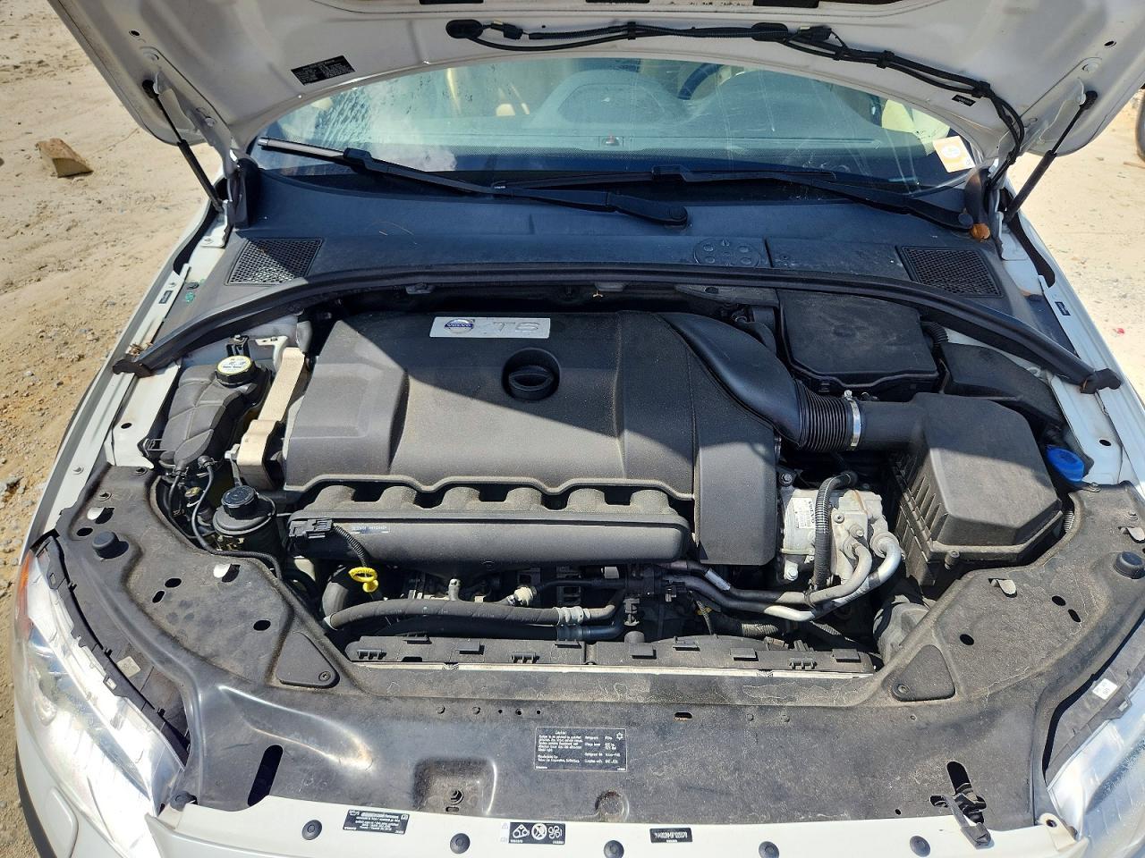 2015 VOLVO XC70