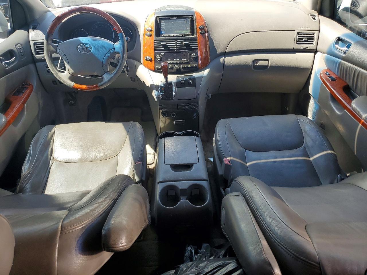 2008 TOYOTA SIENNA