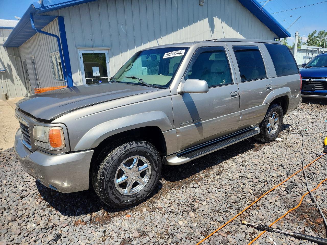 2000 CADILLAC ESCALADE