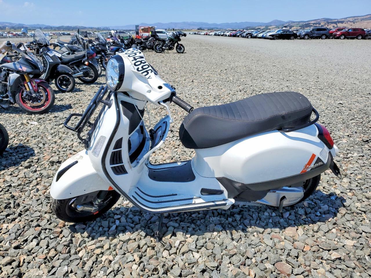 2024 VESPA GTS/SEI GIORNI