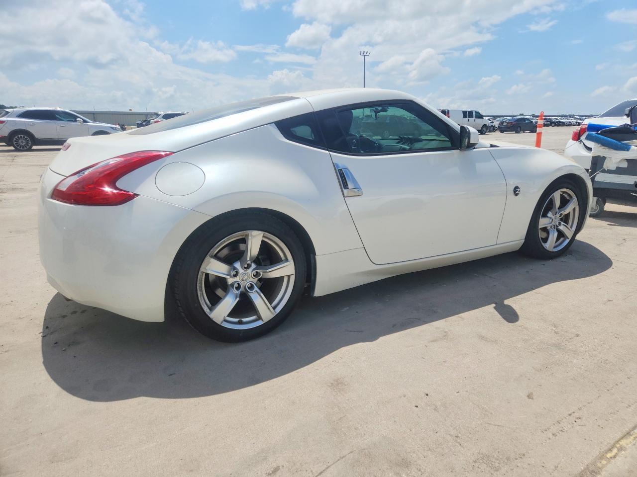 2011 NISSAN 370Z