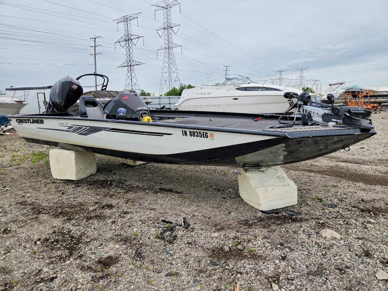 2021 BOAT Crestliner