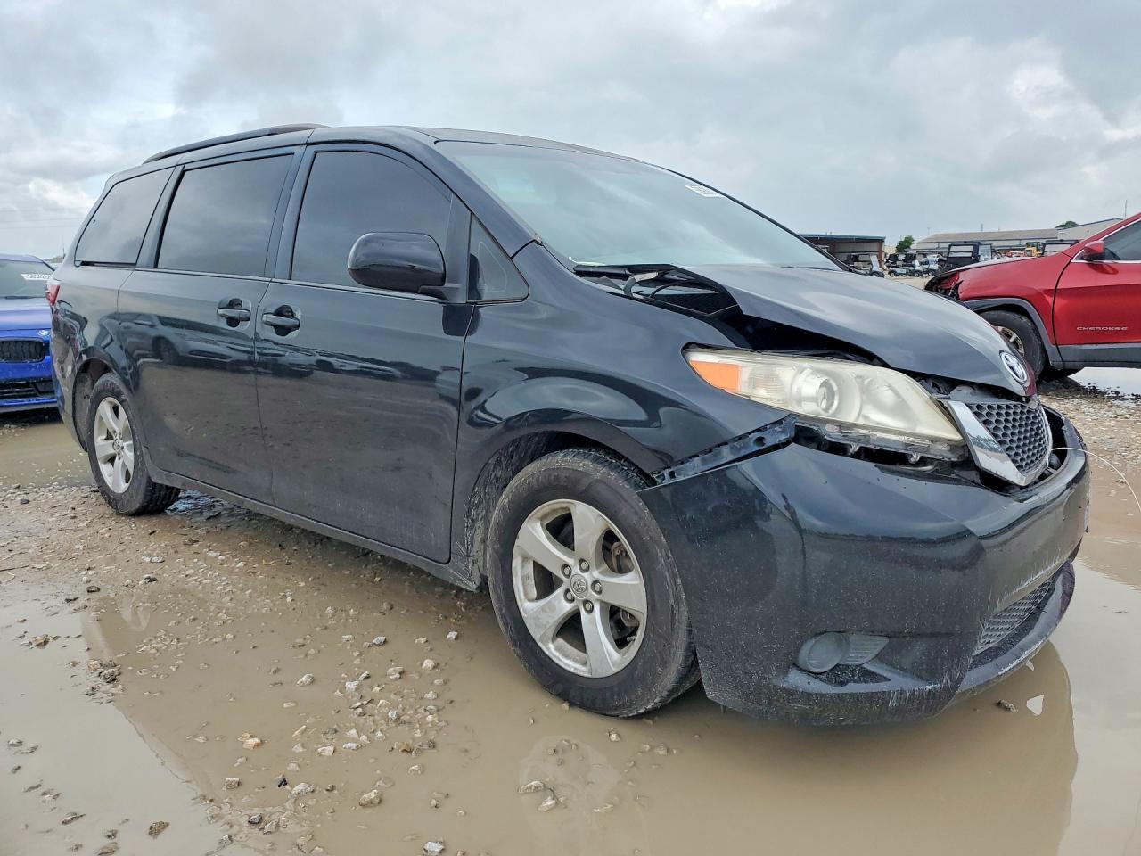2015 TOYOTA SIENNA