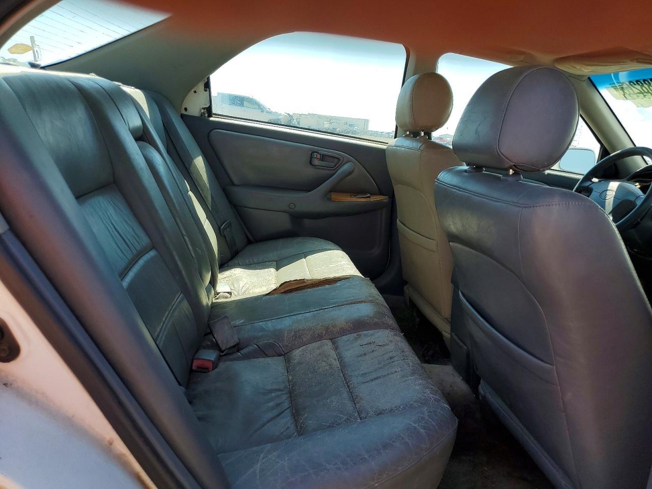 2000 TOYOTA CAMRY