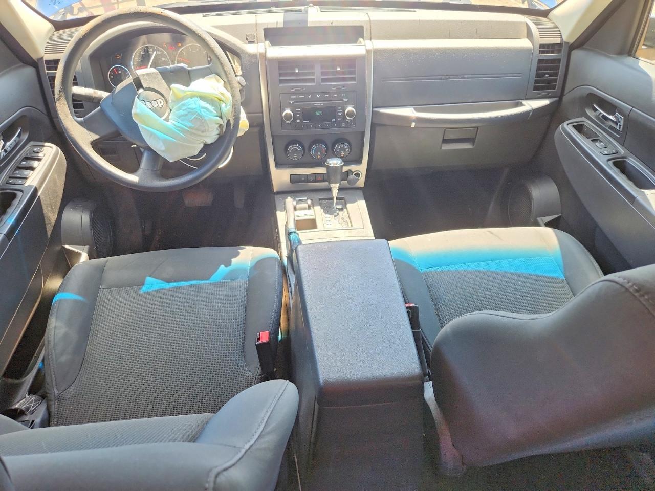 2009 JEEP Liberty