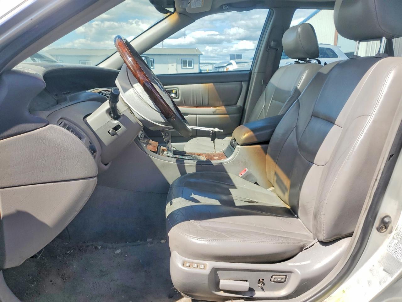 2003 TOYOTA Avalon