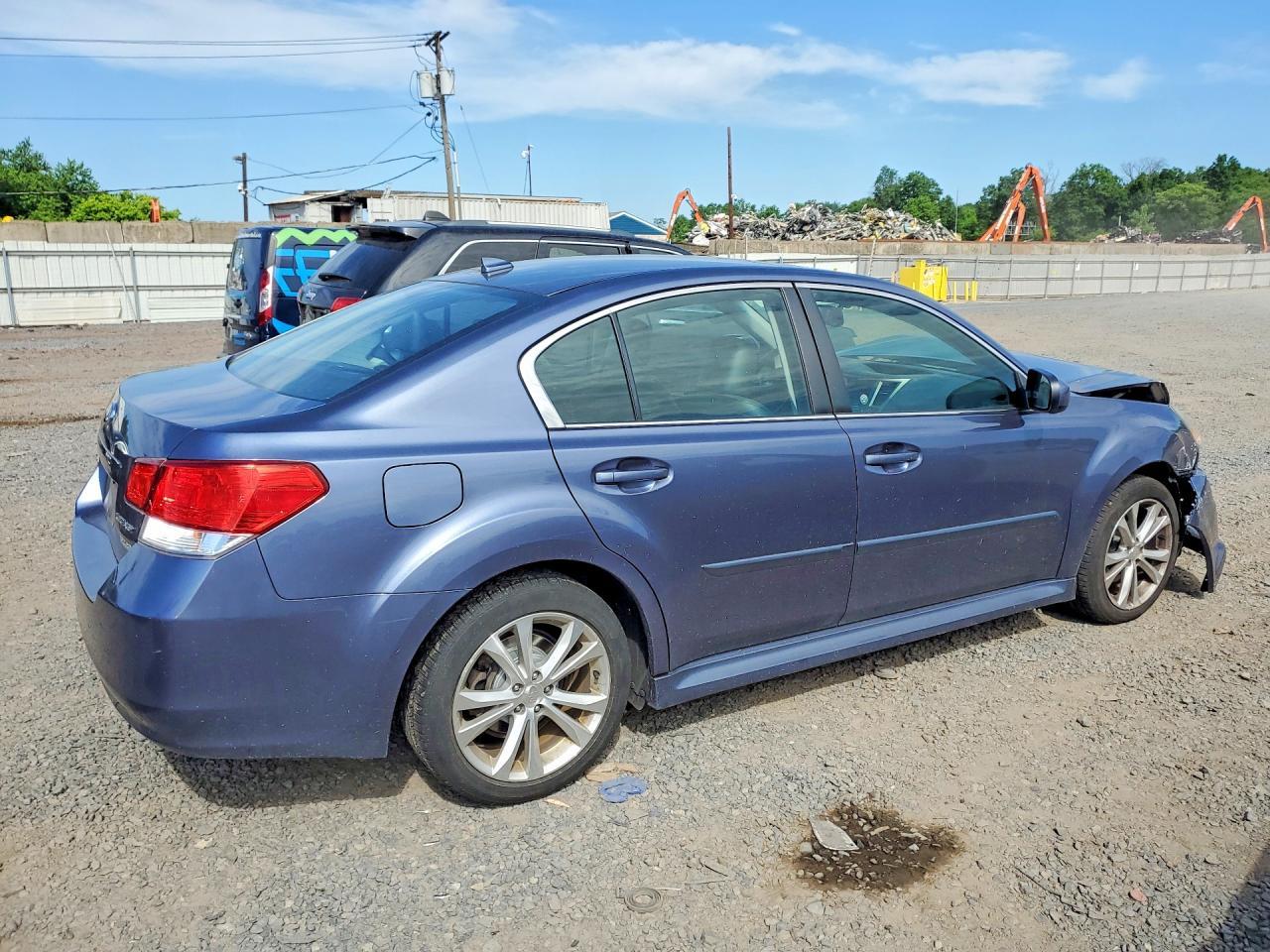 2014 SUBARU Legacy