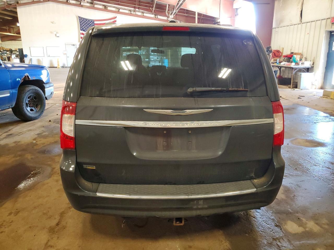 2011 CHRYSLER Town & Country
