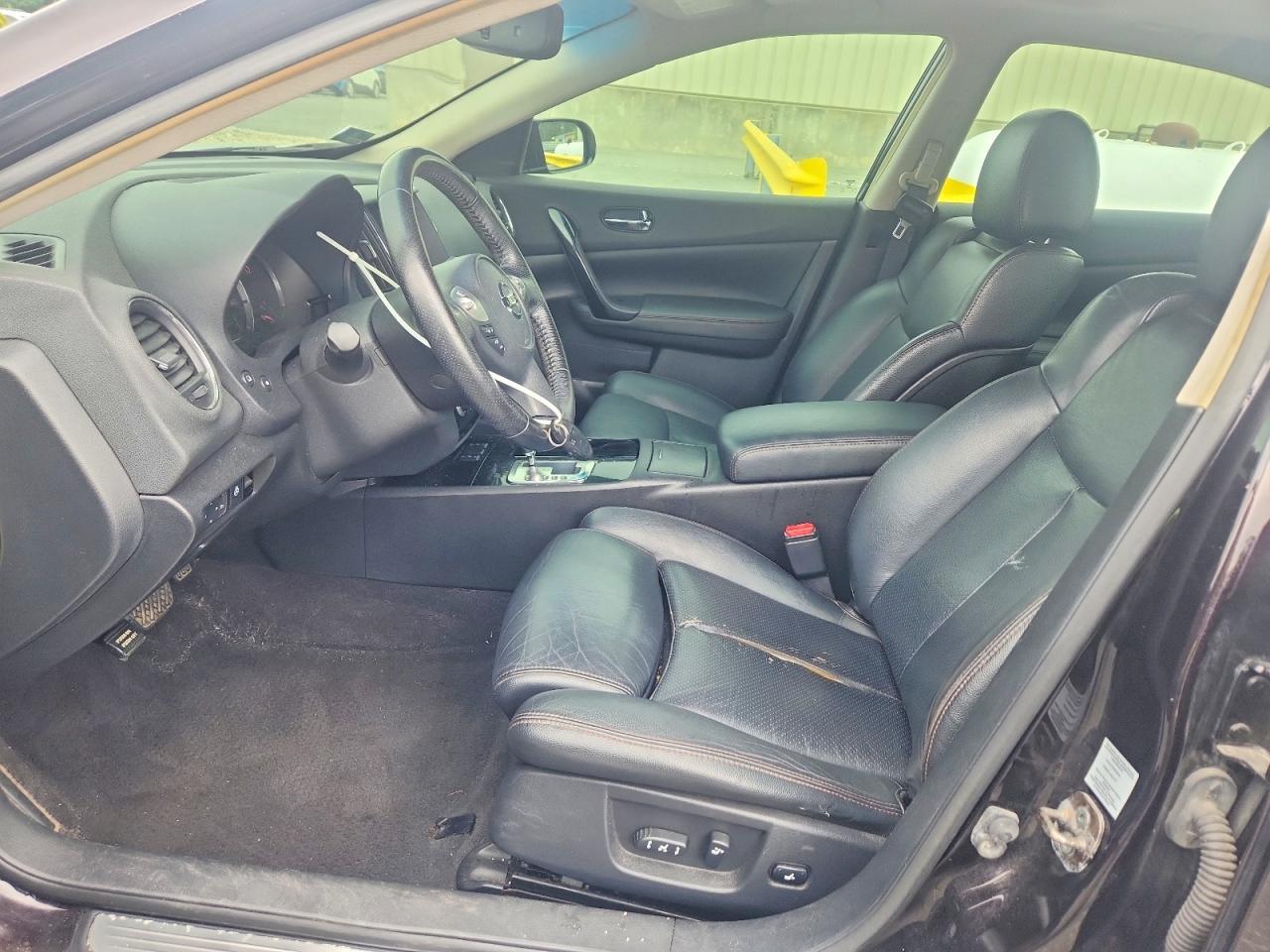 2010 NISSAN Maxima