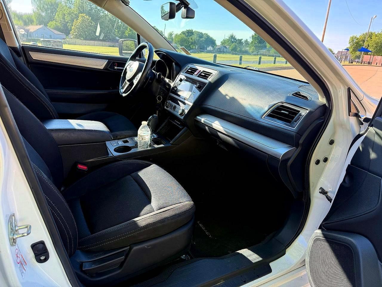 2017 SUBARU Legacy